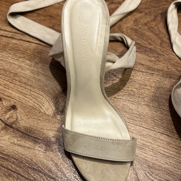 Wild diva lounge cream lace up wrap leg heels size 7 shoes - Picture 3 of 9